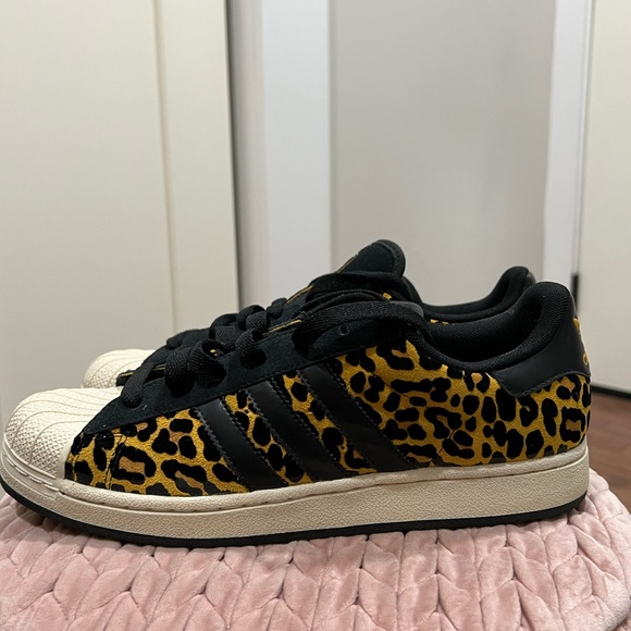 Mens Adidas Animal print. leopard superstar - Picture 1 of 5